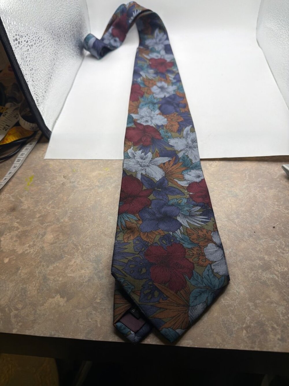 John Weitz Executive Mens Floral Silk Tie Multicolor Made In USA